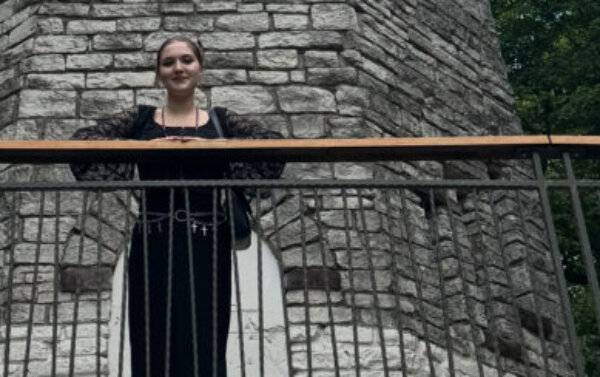 Profile picture of Elle